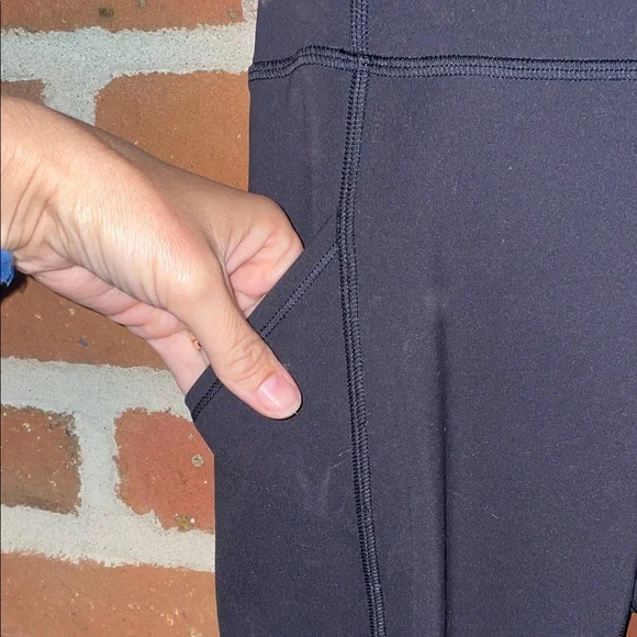 lululemon athletica Black Leggings with pockets, no tag - Picture 4 of 6